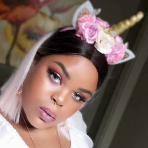 Meet your Posher, Rebecca